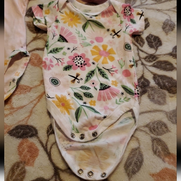 0-3 M Baby Girl Onsies - Picture 3 of 6
